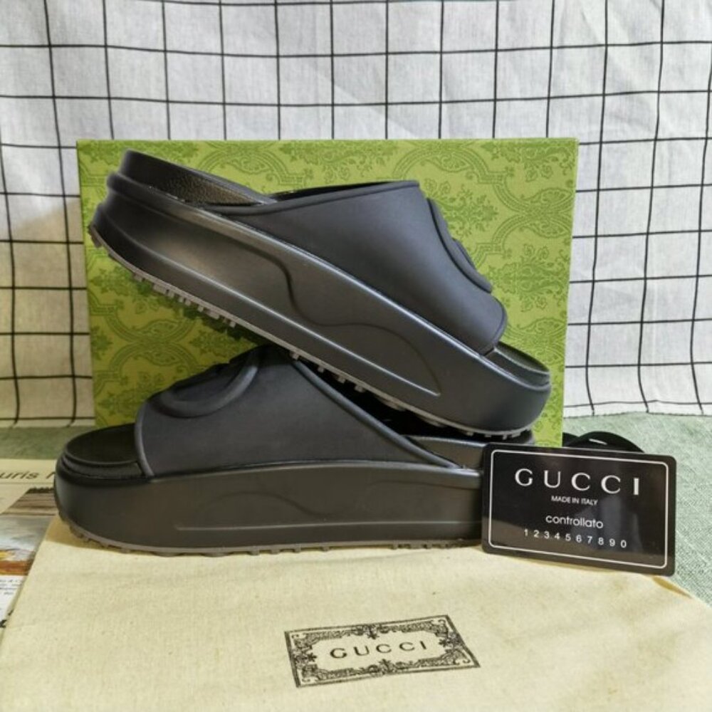 Gucci Women‘s Black interlock G Platform Sandals - Picture 5 of 6